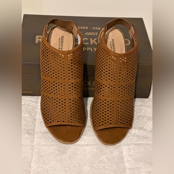 New Roebuck & Co. Vida Cognac Woman’s Open Toe Slingback Block Heel Sandles - Picture 3 of 11